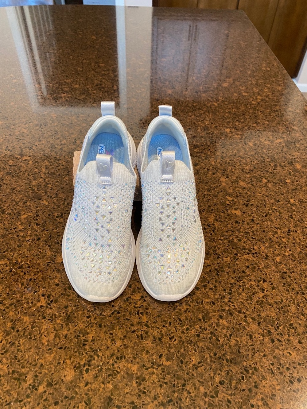 Skechers Girls Dazzle Light Blue Sparkle Sneakers EUC SIZE 2 – Very Lightly Used
